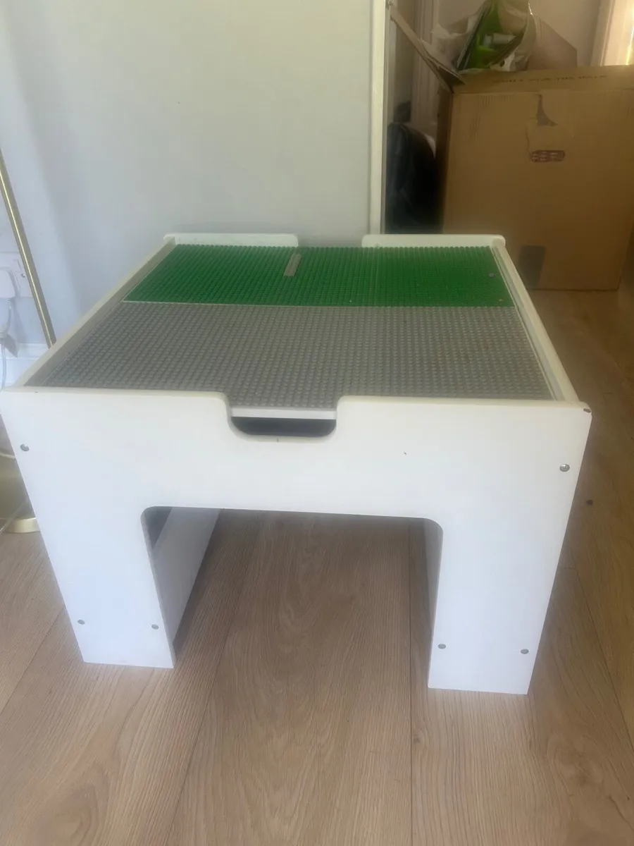 Lego table