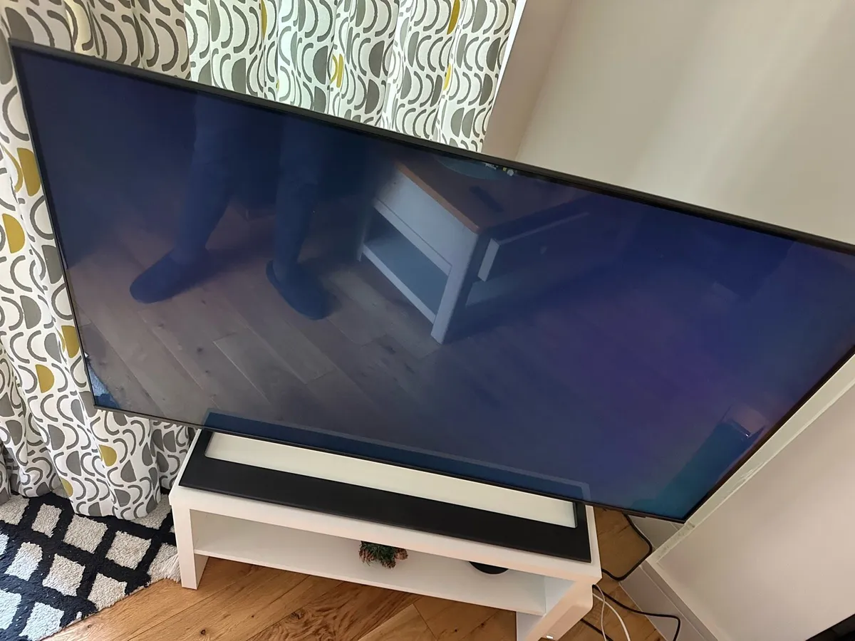 TV Samsung Crystal UHD CU8500 TV (2024) 50 inches - Image 2