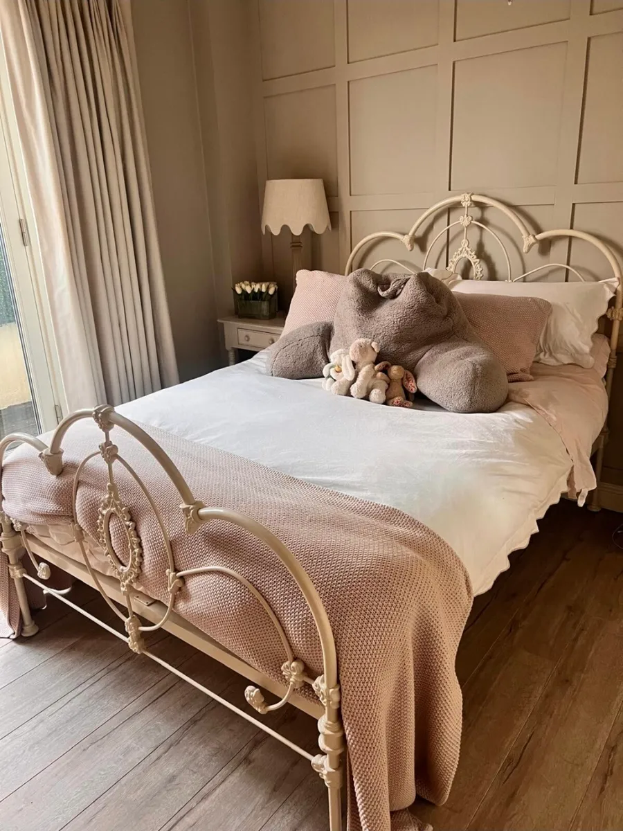 Laura Ashley Double Bedframe - Image 2