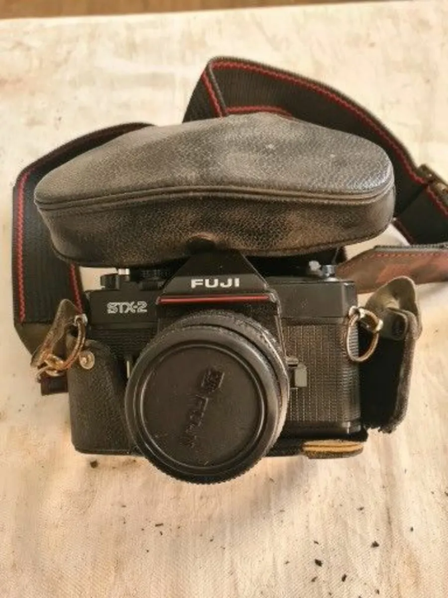 2 x SLR cameras - Image 2