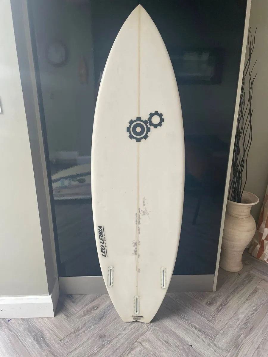 Surfboard - Image 4