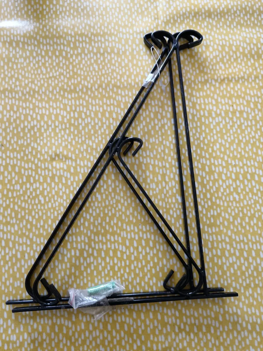 Flower basket brackets