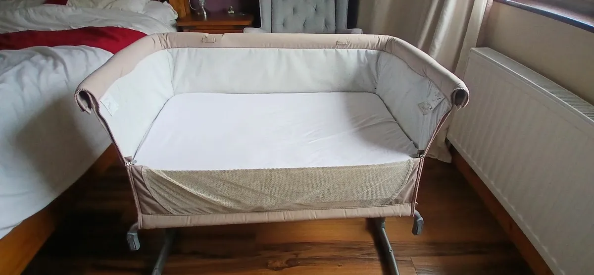 Baby next to me - Image 2
