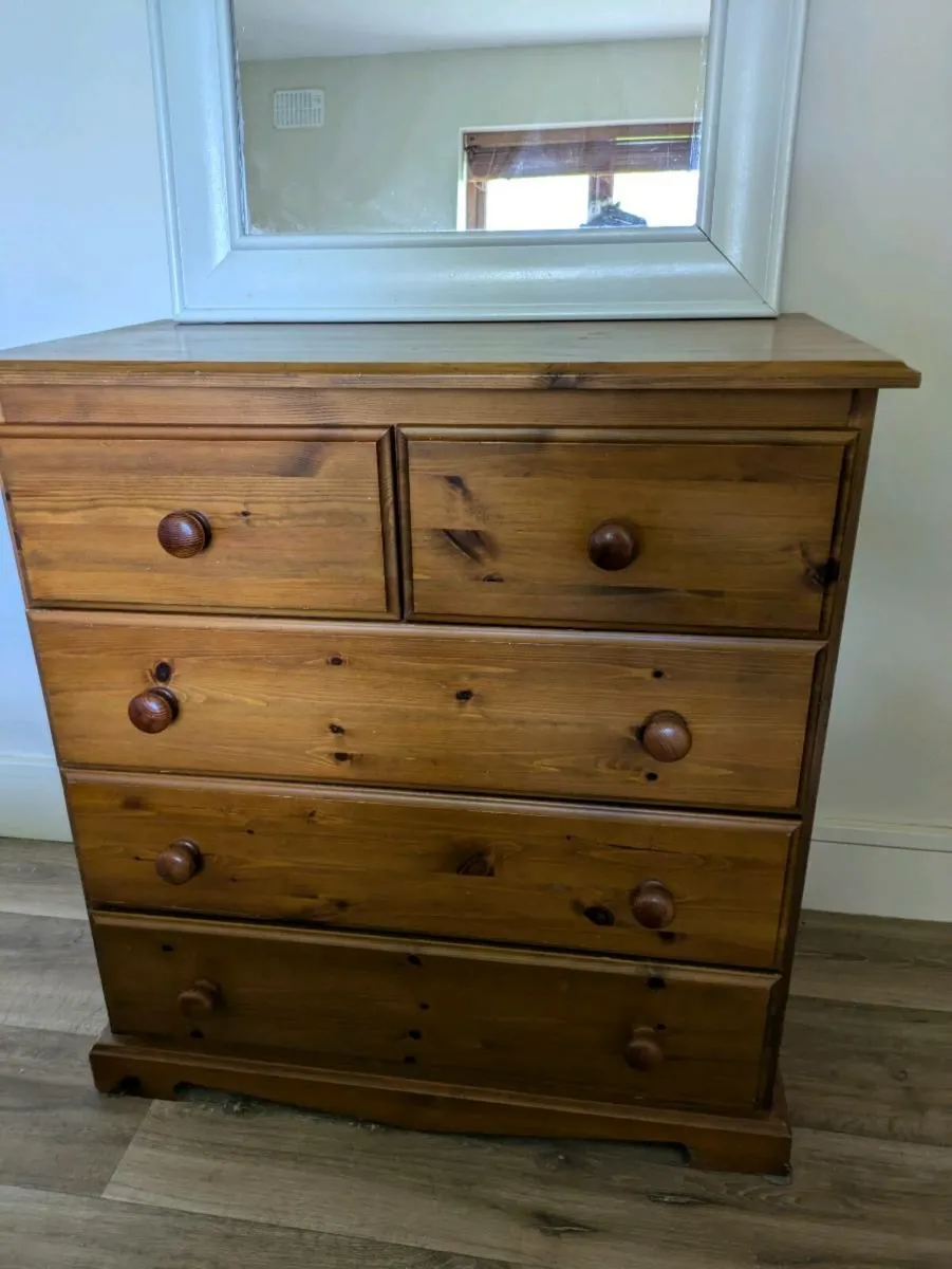 Solid pine chest of drawers - Image 1