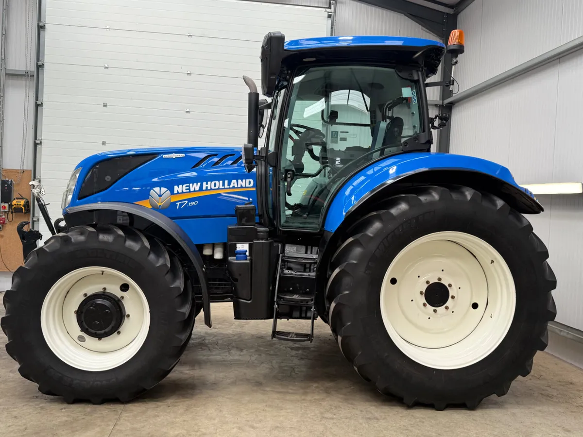 NewHolland T7.190 AutoCommand ***Top Condition!!** - Image 2