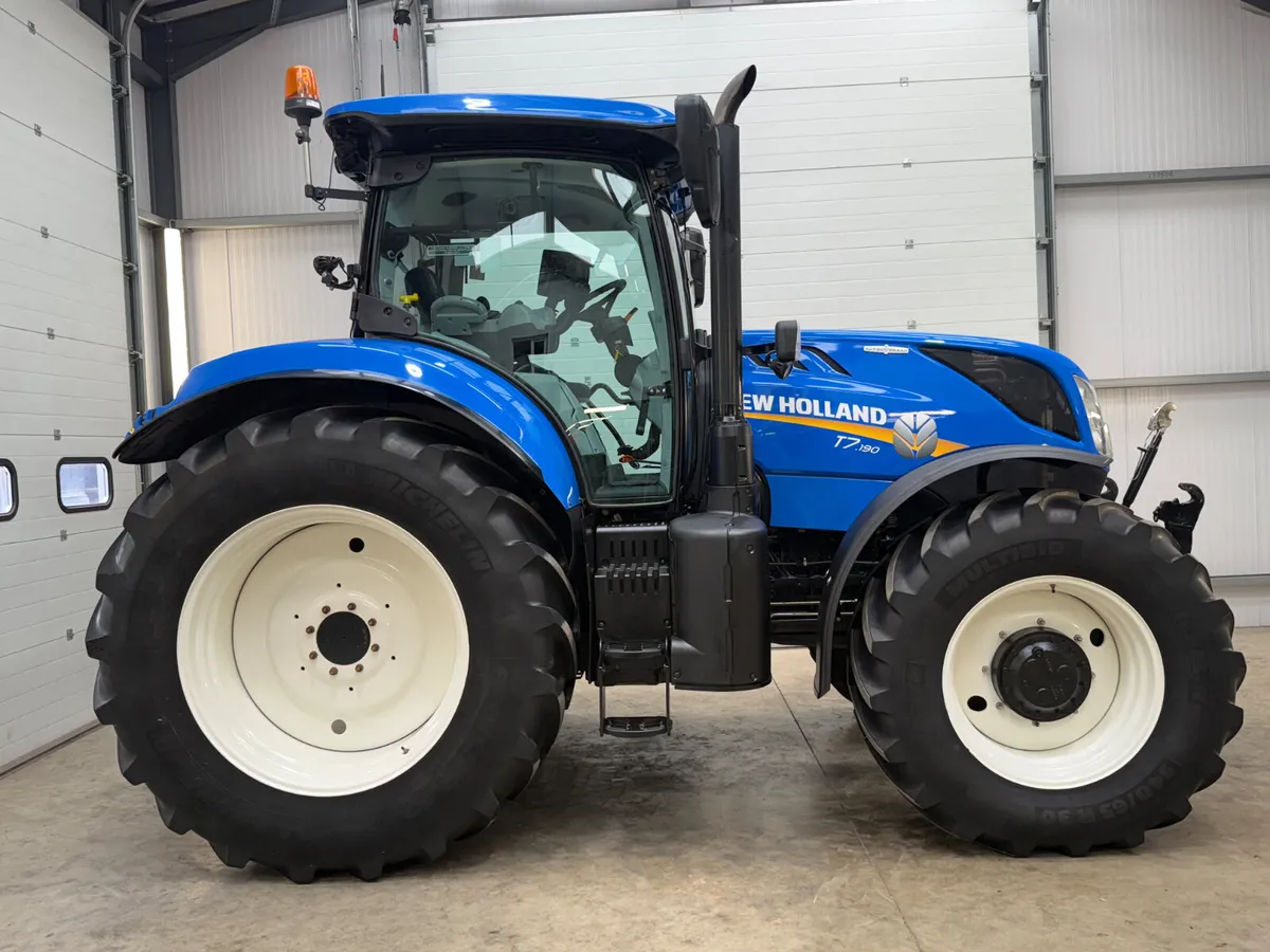 NewHolland T7.190 AutoCommand ***Top Condition!!** - Image 4