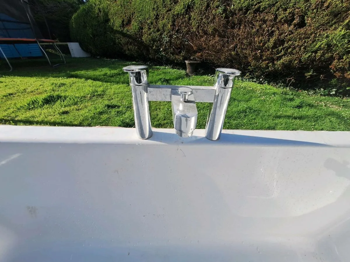 Built in bath - Image 3
