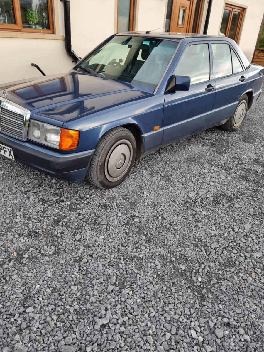 Mercedes Benz - Image 1