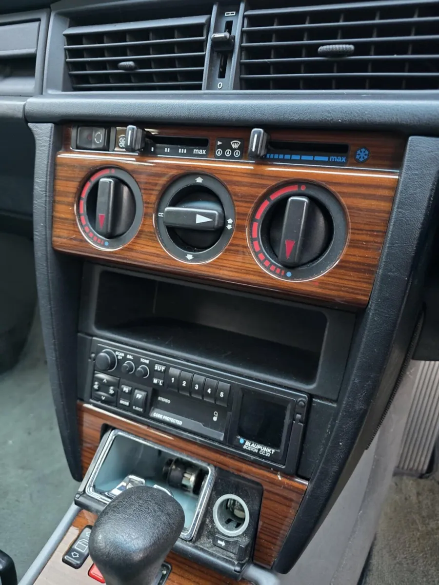 Mercedes Benz - Image 2