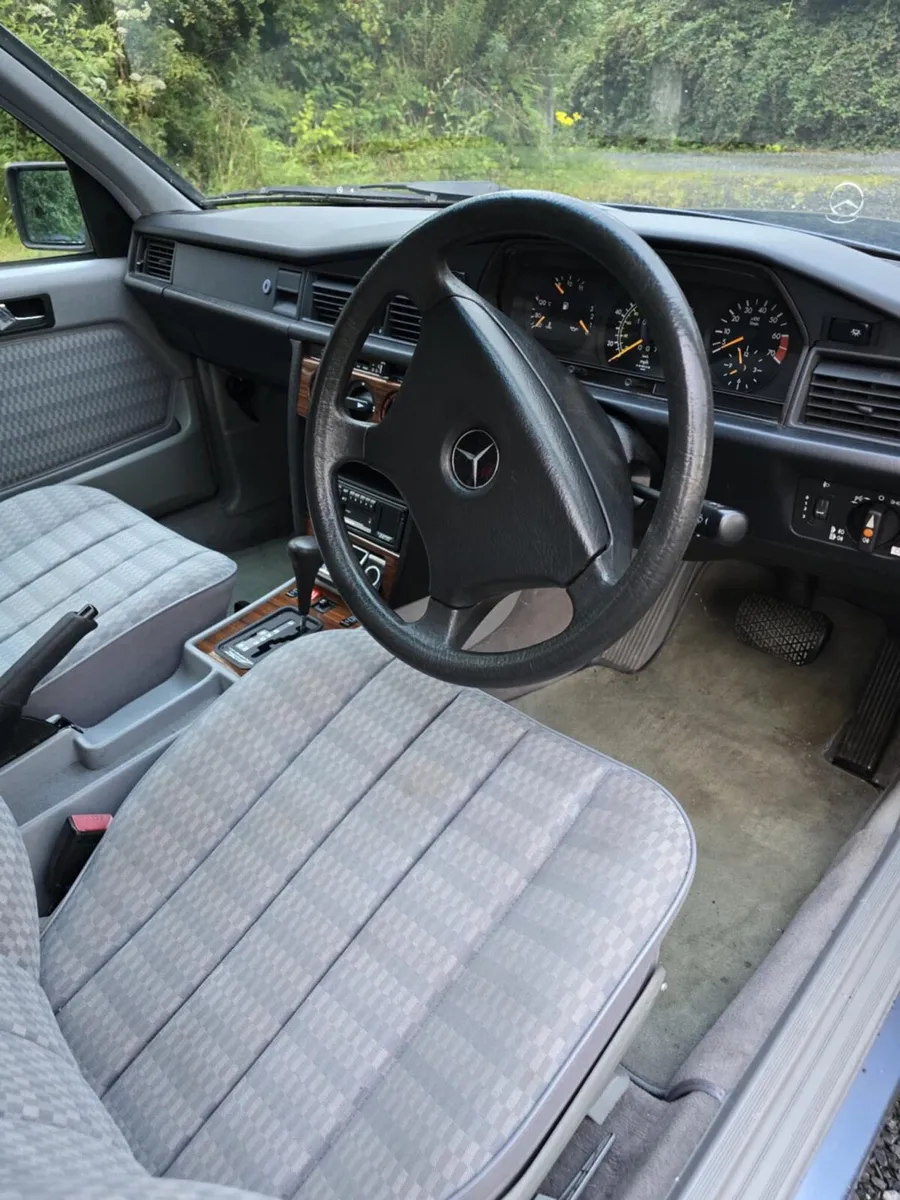 Mercedes Benz - Image 3
