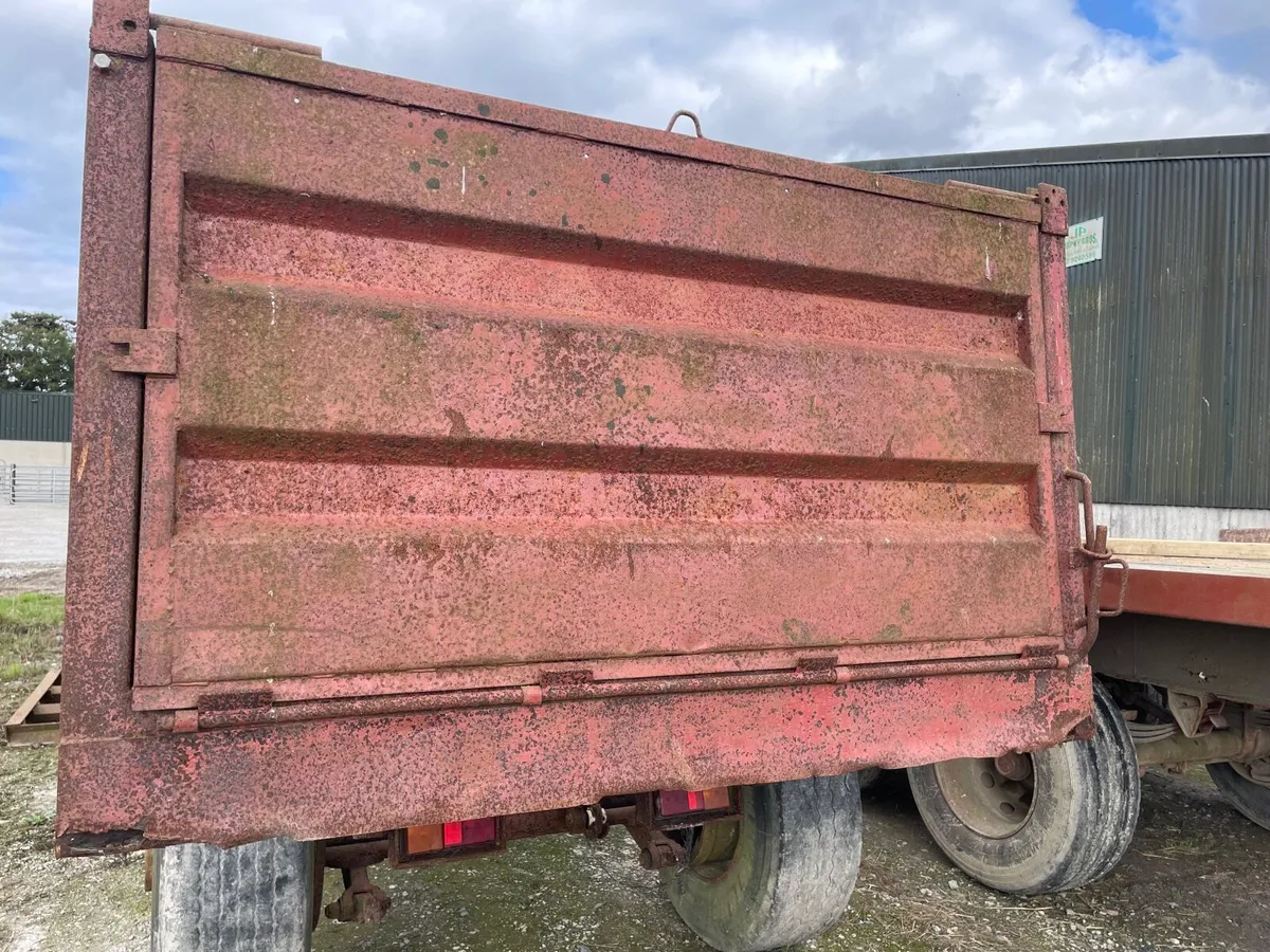Tipping trailer - Image 2