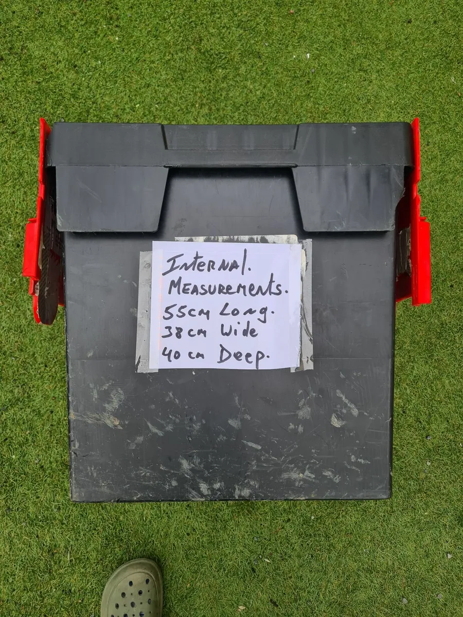 7 x plastic storage boxes ……………………40 - Image 3