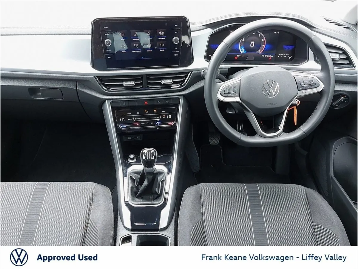 Volkswagen T-Roc Life 1.0 TSI 110HP  petroleum Bl - Image 2