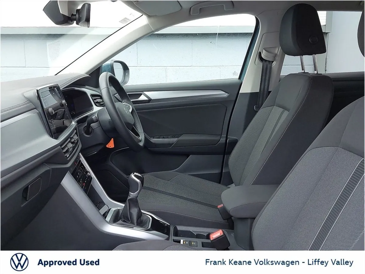 Volkswagen T-Roc Life 1.0 TSI 110HP  petroleum Bl - Image 4