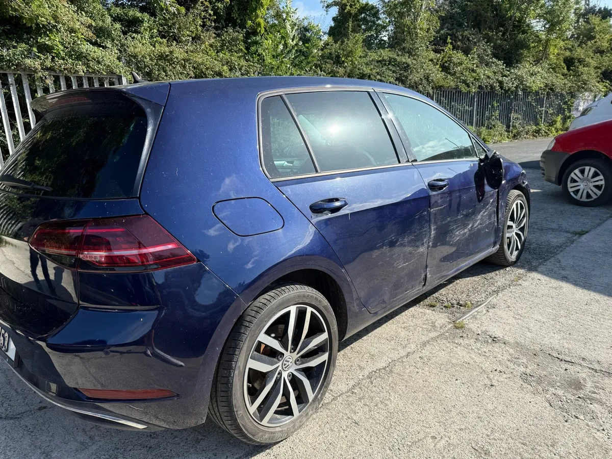 2019 Volkswagen Golf Electric - Image 2