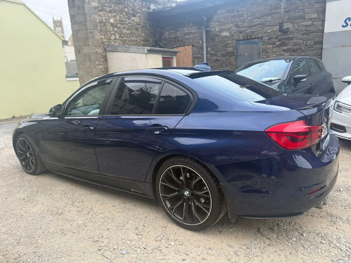 171 BMW 320D EFFICIENT DYNAMICS PLUS - Image 4