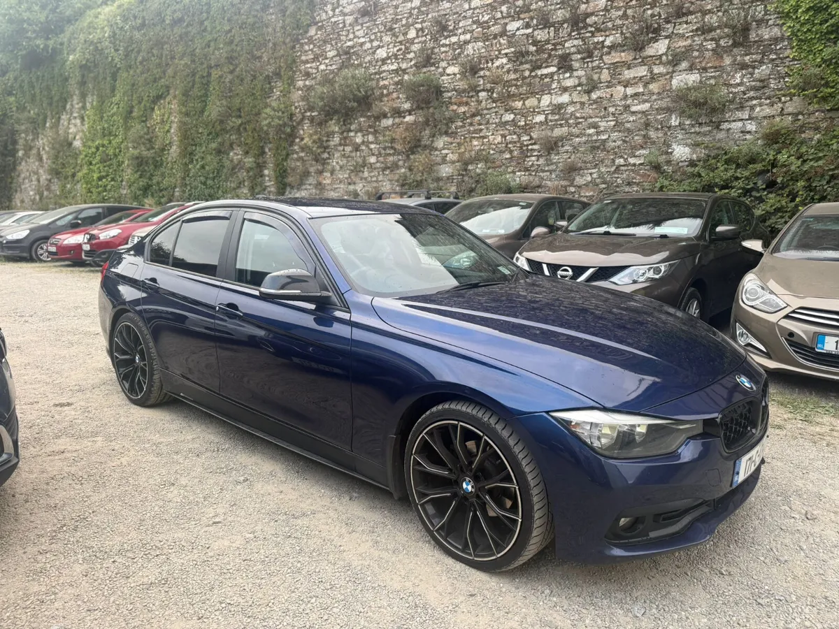 171 BMW 320D EFFICIENT DYNAMICS PLUS - Image 3