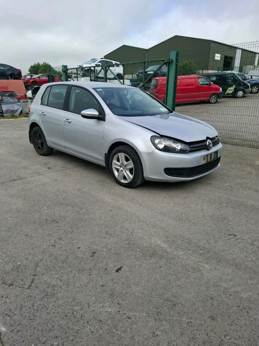 VW Golf 2011 1.6Tdi **FOR PARTS ** - Image 1