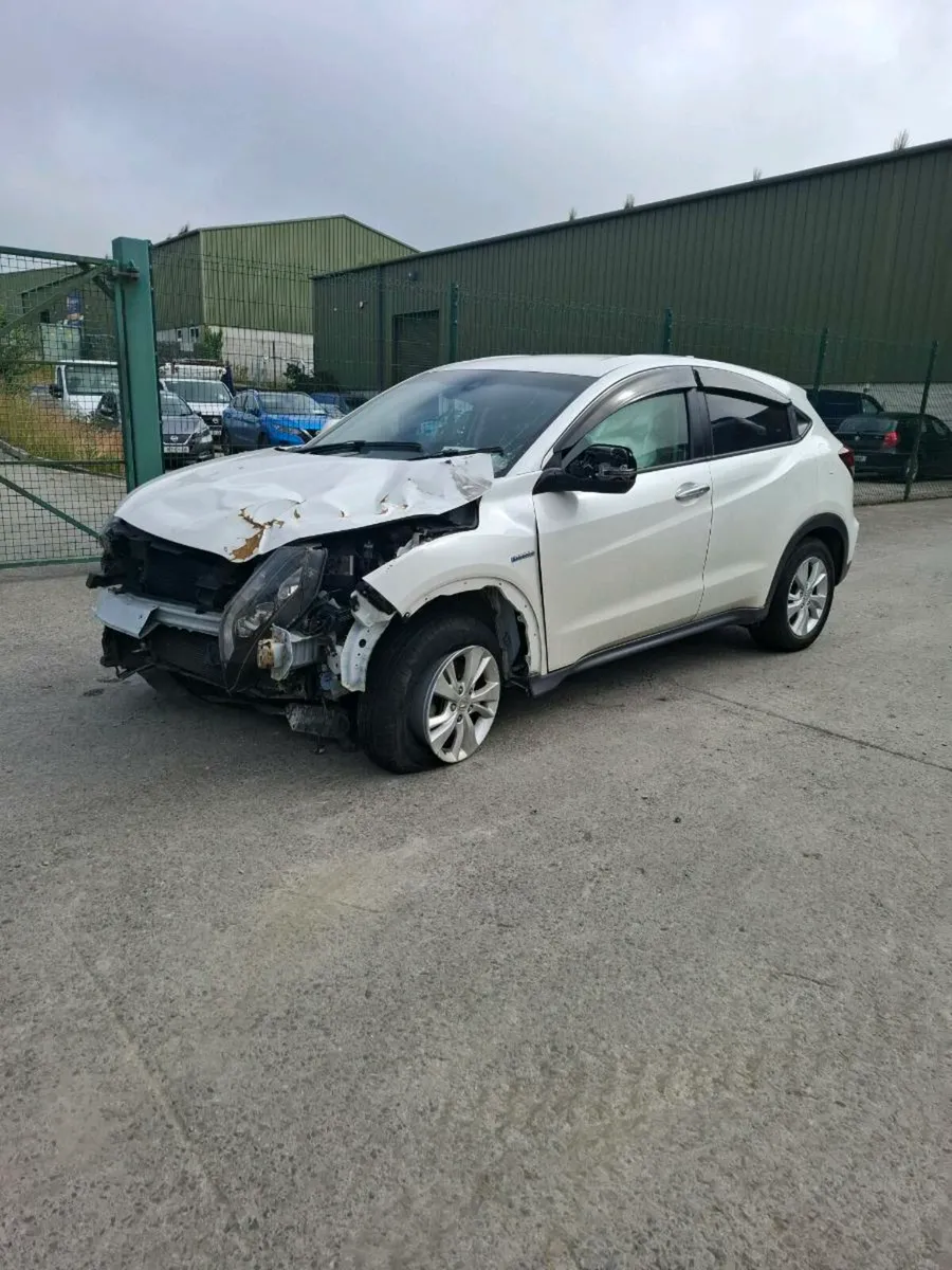 Honda vezel 2017 **FOR PARTS** - Image 1