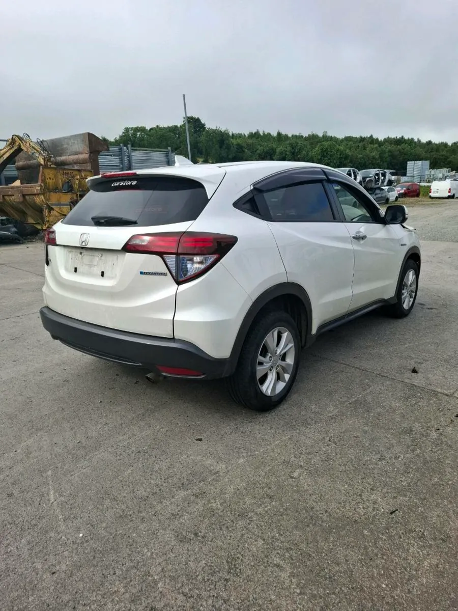 Honda vezel 2017 **FOR PARTS** - Image 3