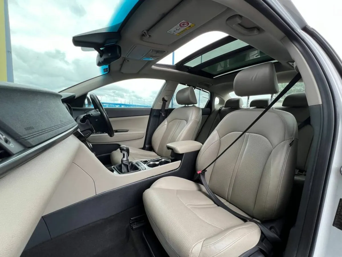 Kia Optima GSE 1.7 D // PANORAMIC SUNROOF // HEATE - Image 2