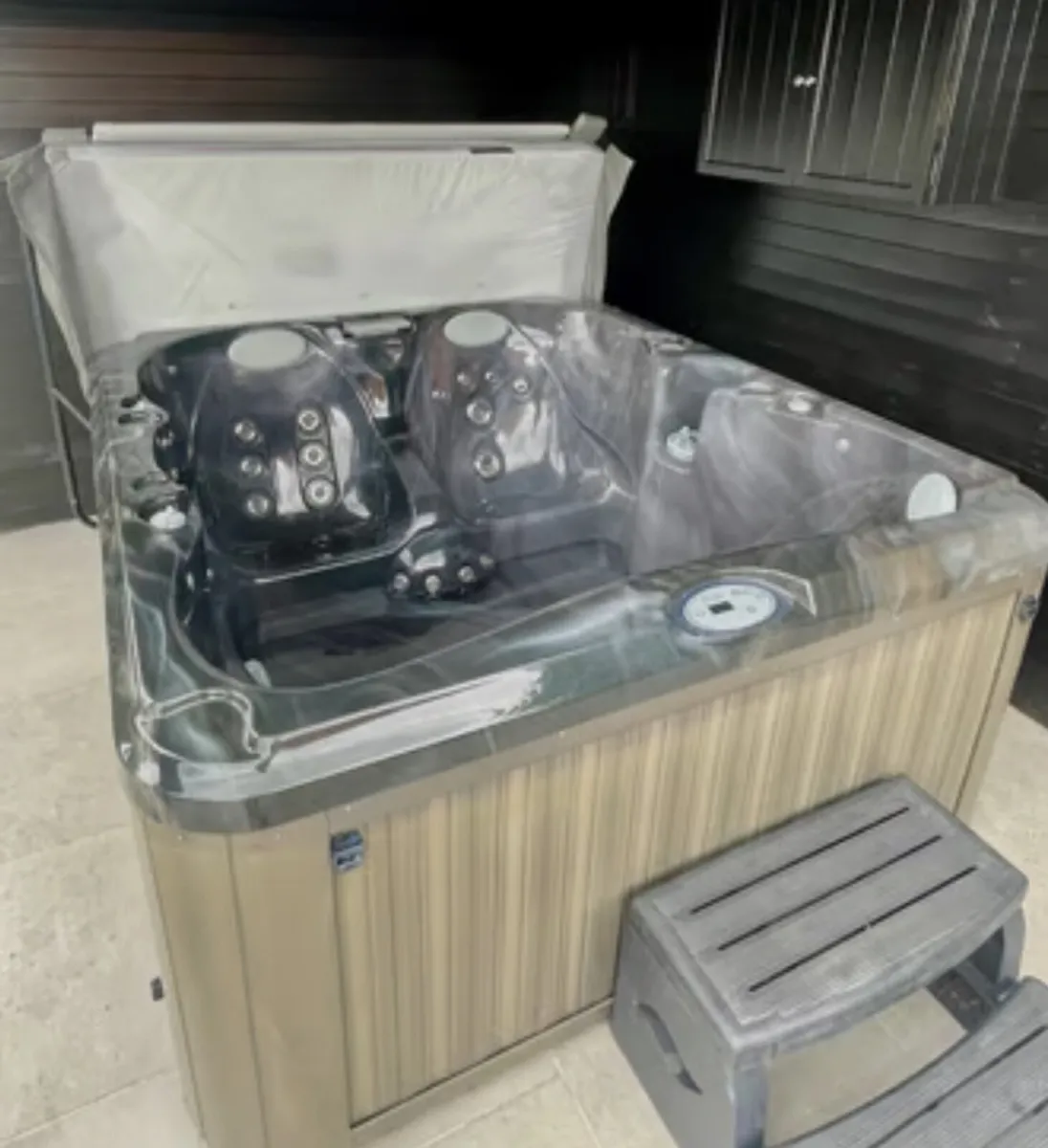 Jacuzzi