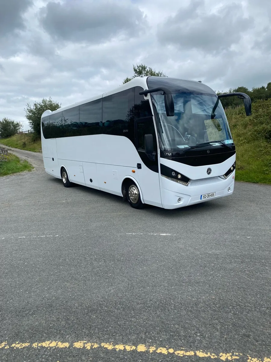Mercedes Unvi Coach - Image 2