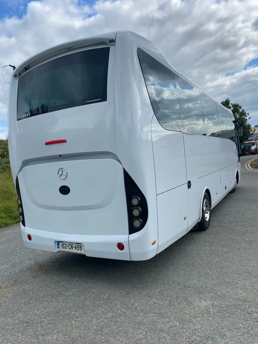 Mercedes Unvi Coach - Image 4
