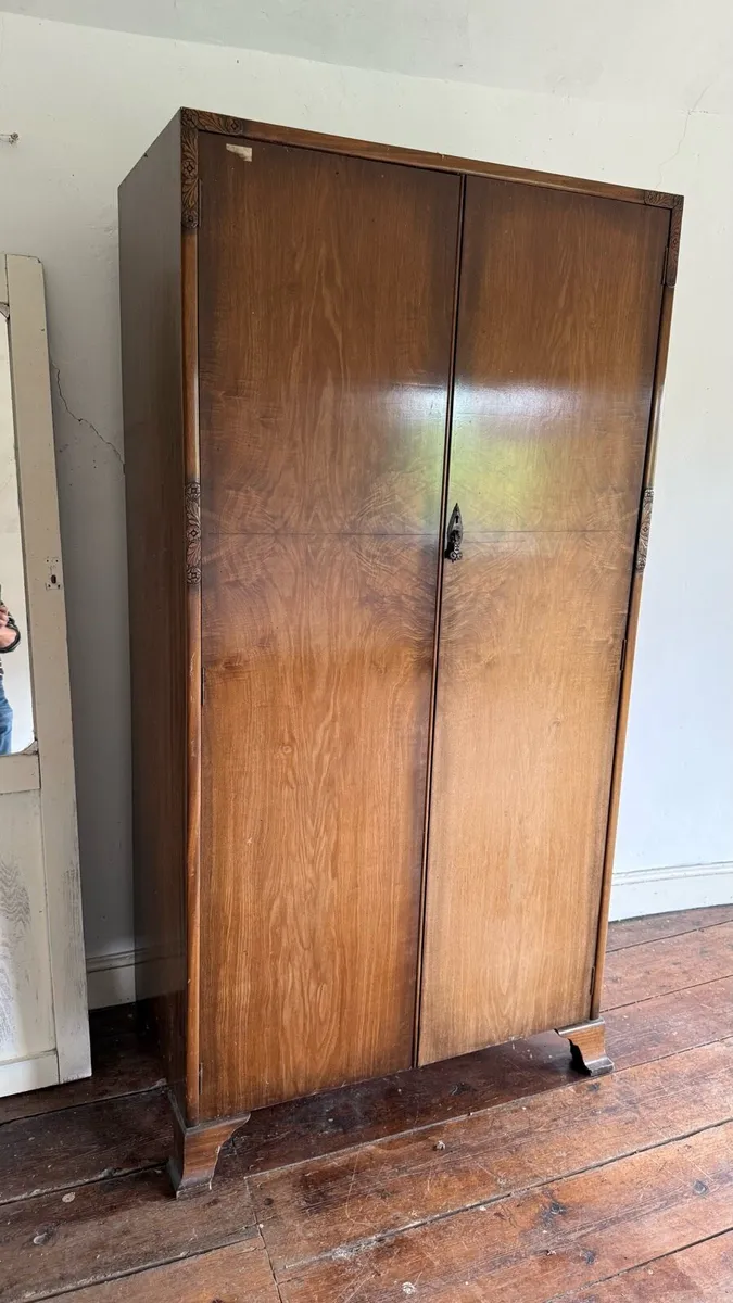 Gentleman’s Wardrobe - Image 2