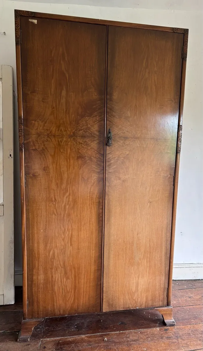 Gentleman’s Wardrobe - Image 4