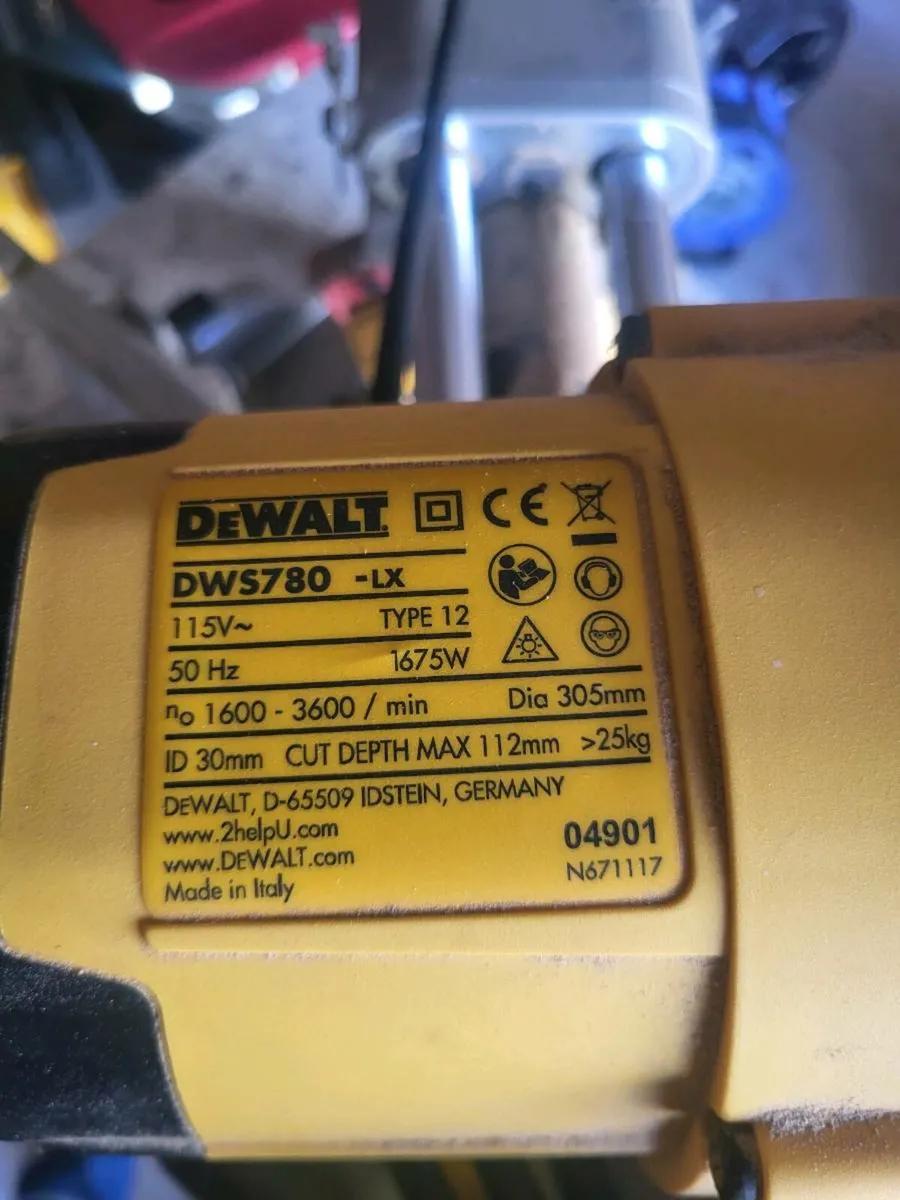 Dewalt mitre saw - Image 3