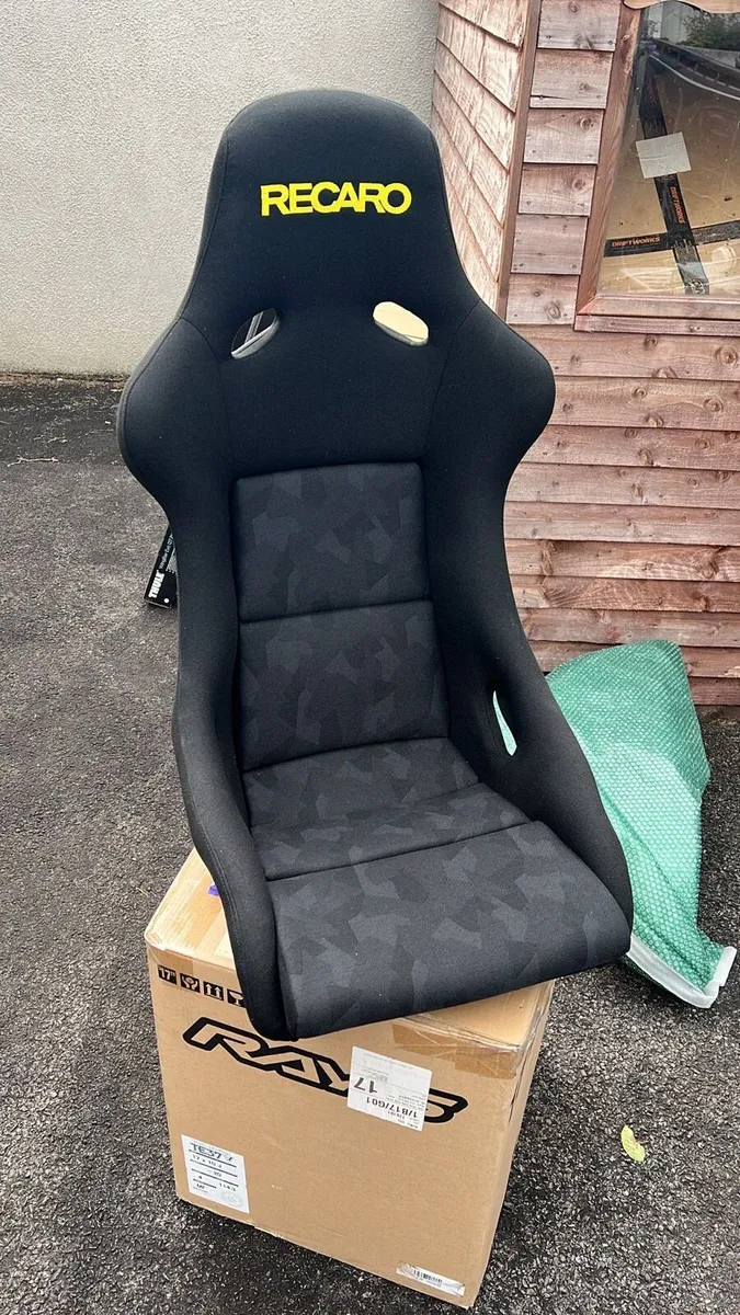 Recaro Pole Position ABE seats (pair) - Image 1