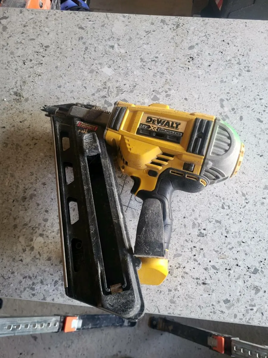 Dewalt nail gun - Image 1