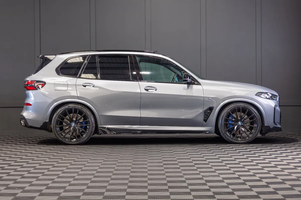 2024 BMW X5 X-Drive 50e M-Sport - Image 2