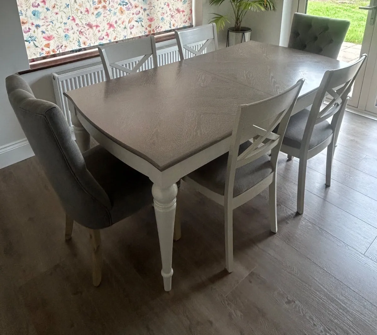 Dining table and chairs - Image 2
