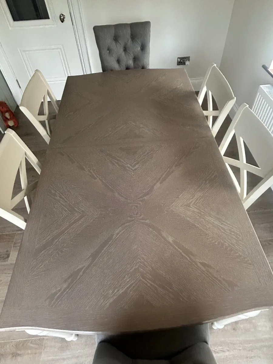 Dining table and chairs - Image 3