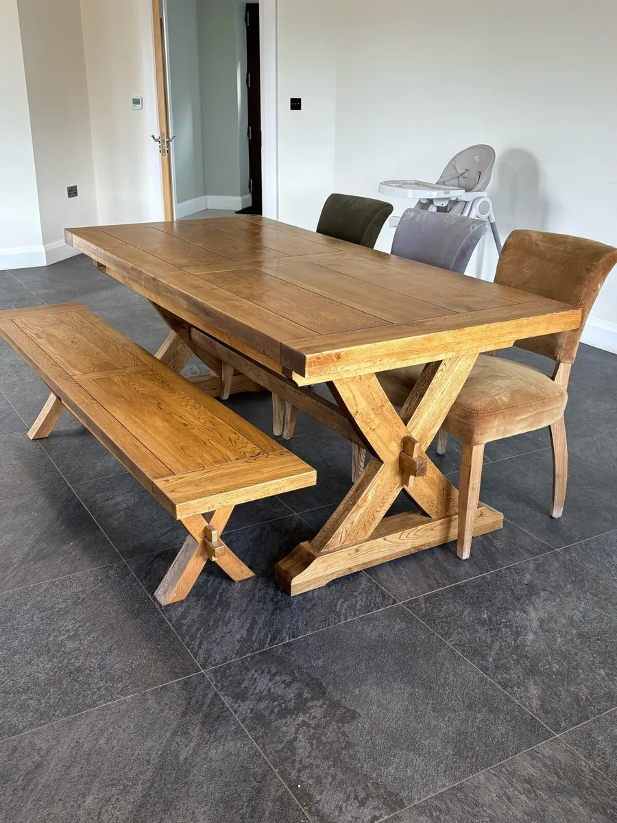 Dining table - Image 1