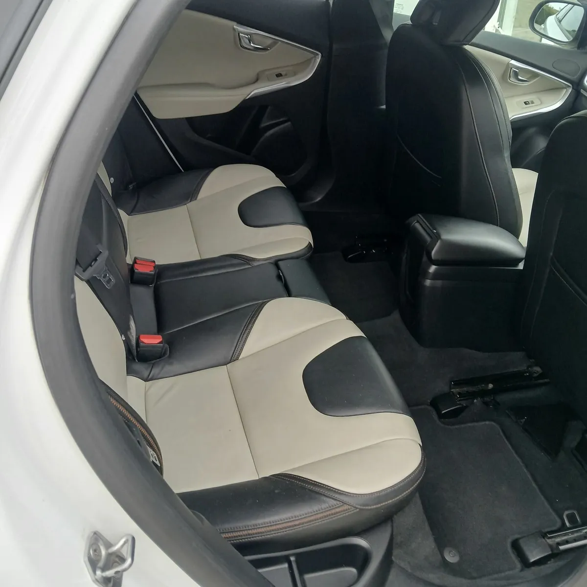 Volvo V40 2018 - Image 3