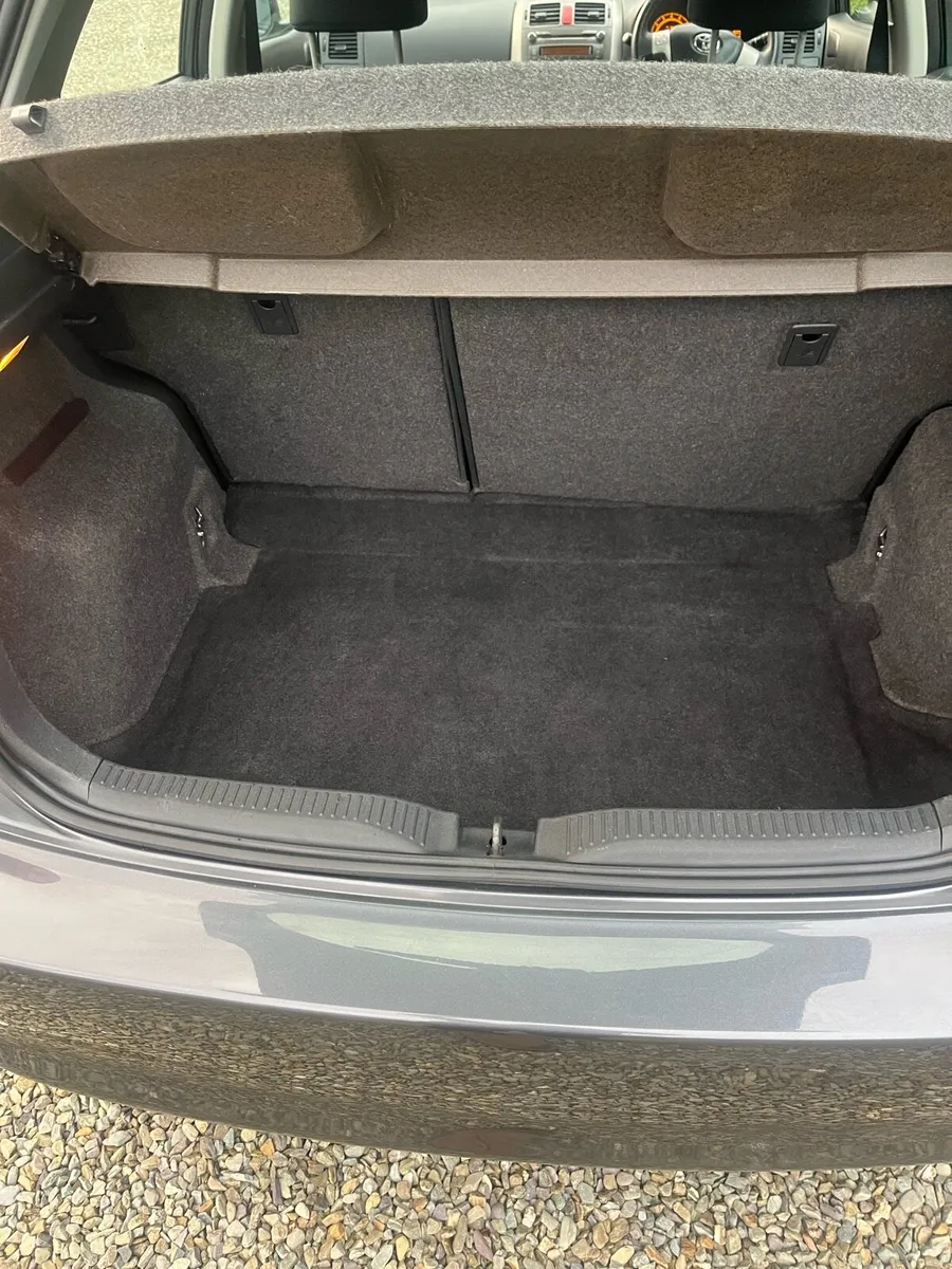 1.3 petrol Toyota auris - Image 2