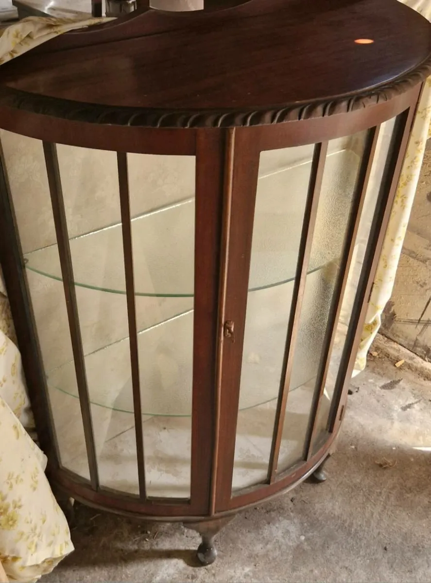 Vintage China cabinet - Image 3