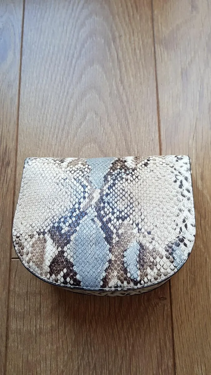 Handbag - BRAND NEW+ wedge sandals - Image 3