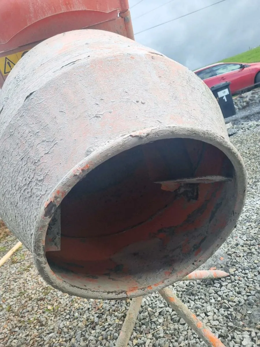 110 cement mixer Altrad Bell - Image 2