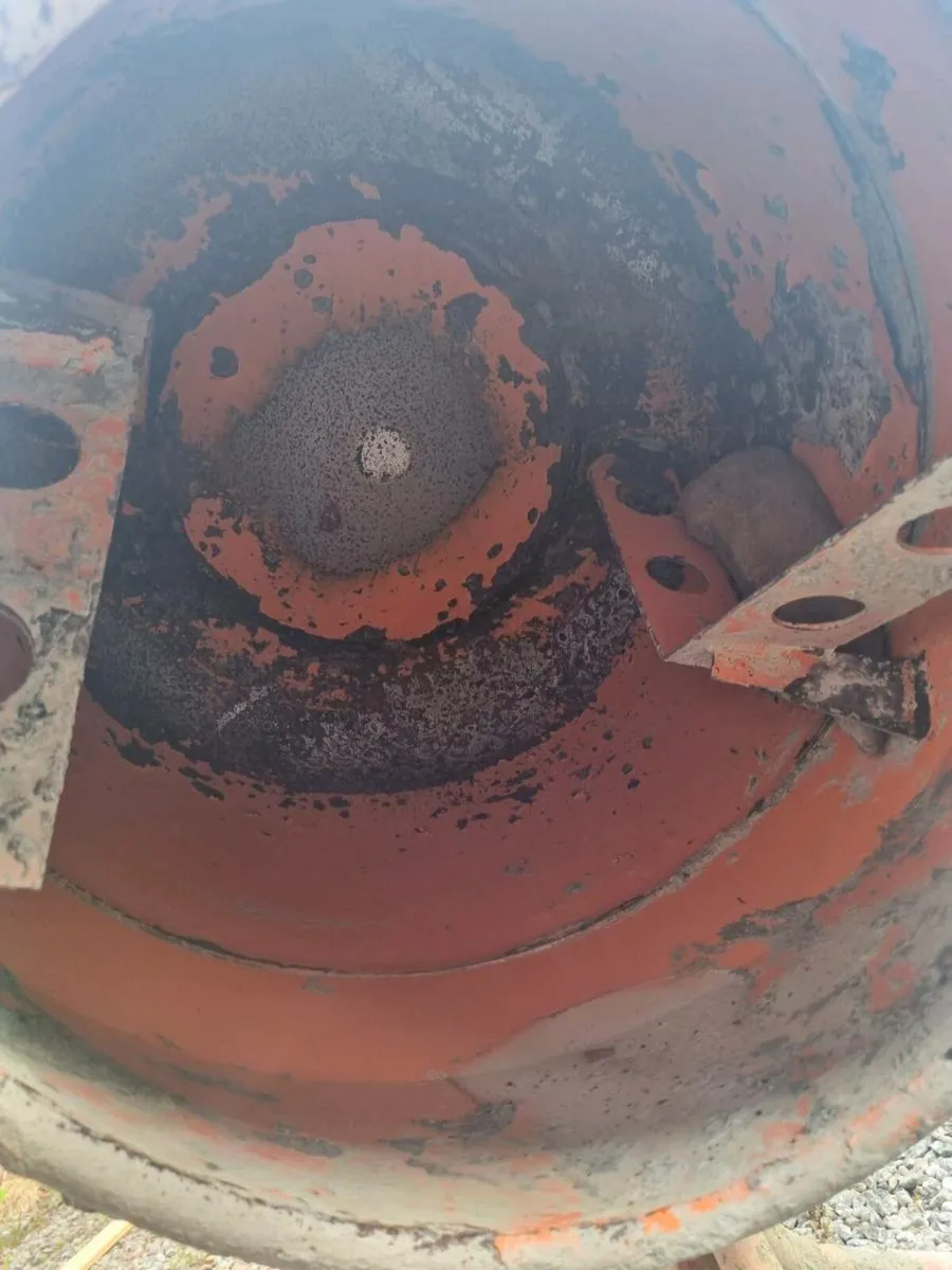 110 cement mixer Altrad Bell - Image 3