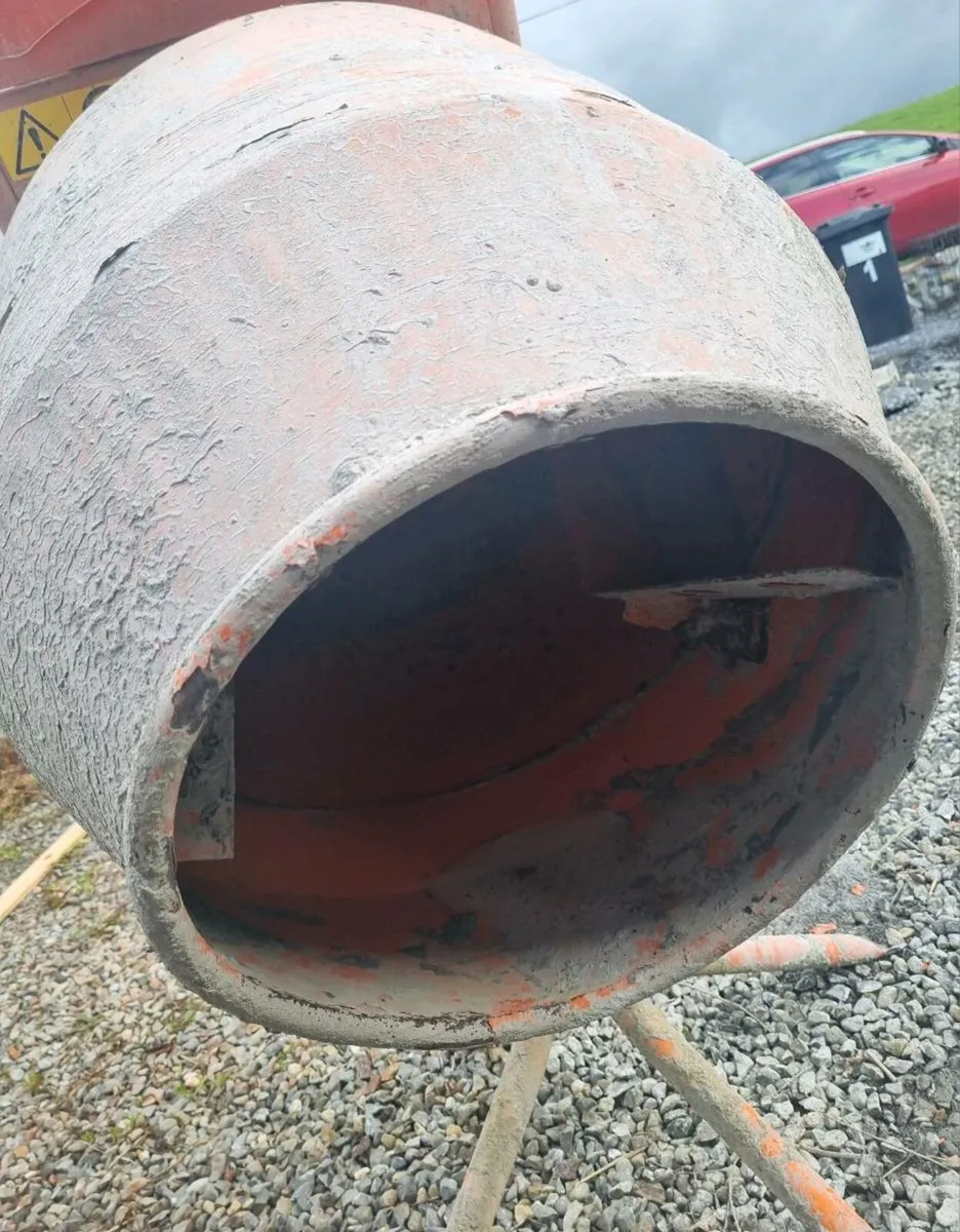 110 cement mixer Altrad Bell - Image 4