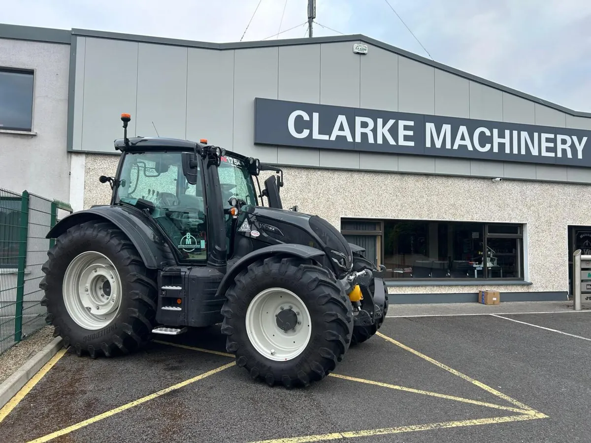 Valtra N175 Demo Tractor !
