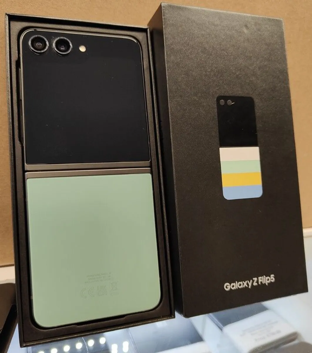 Samsung Galaxy Z Flip5 512GB Dual Sim Unlocked Green Boxed/ Used - Image 1