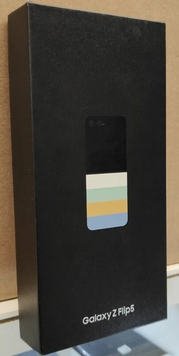 Samsung Galaxy Z Flip5 512GB Dual Sim Unlocked Green Boxed/ Used - Image 2