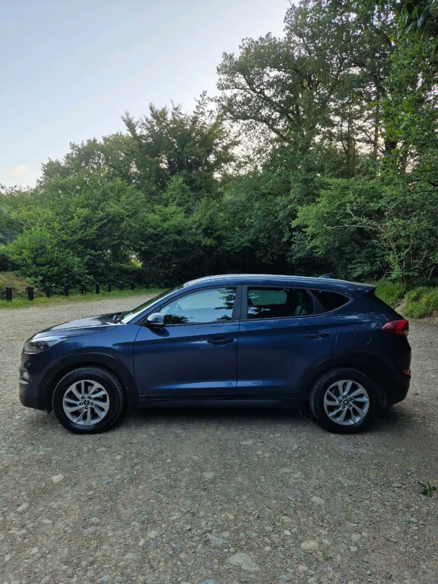 Hyundai Tuscon Executive 1.7D - Image 2