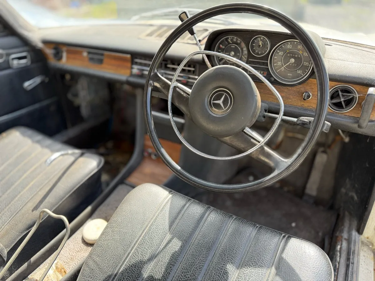 Mercedes Coupe W114 1971 250CE Automatic - Image 4