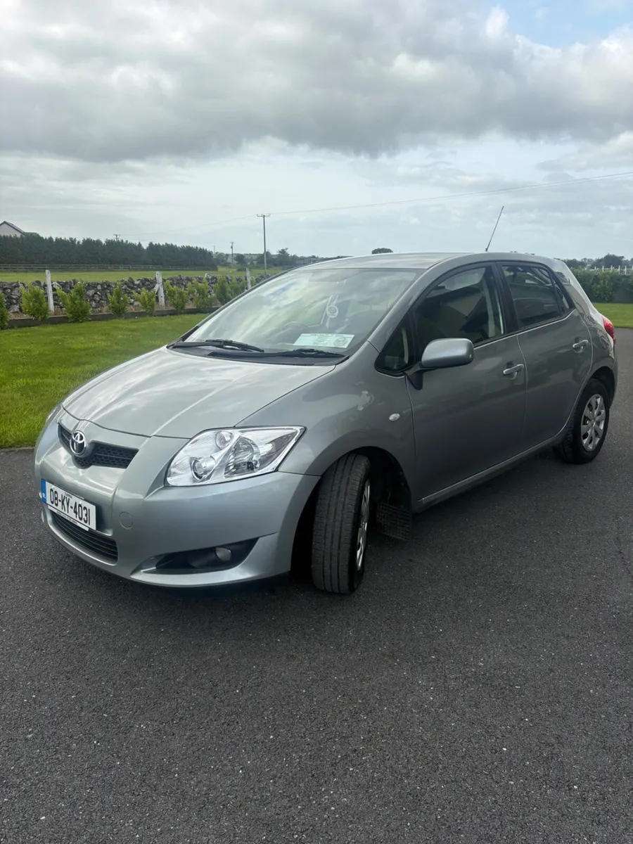 Toyota Auris 2008 - Image 2